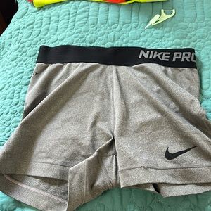 Nike pro size S